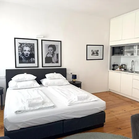 Smile Apartments Zum Goldenen Hirschen Krems an der Donau Room photo