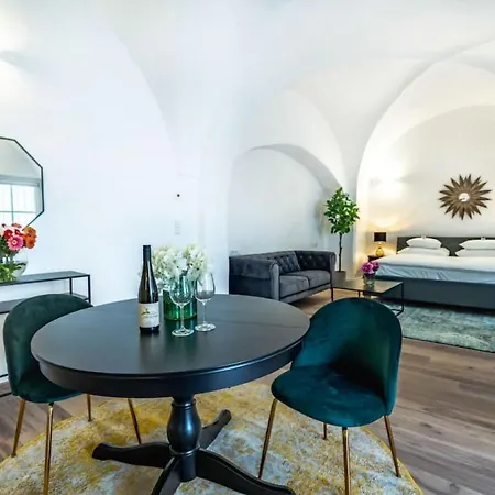 Smile Apartments Zum Goldenen Hirschen Krems an der Donau Room photo