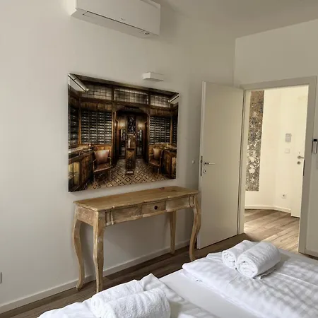 Smile Apartments Zum Goldenen Hirschen Krems an der Donau Room photo
